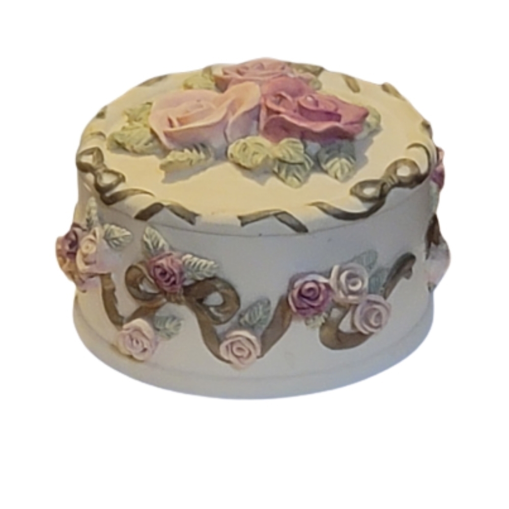 Dezine Handpainted Trinket Box EC Cake Like Roses Gold Trim W/ Box vintage 93